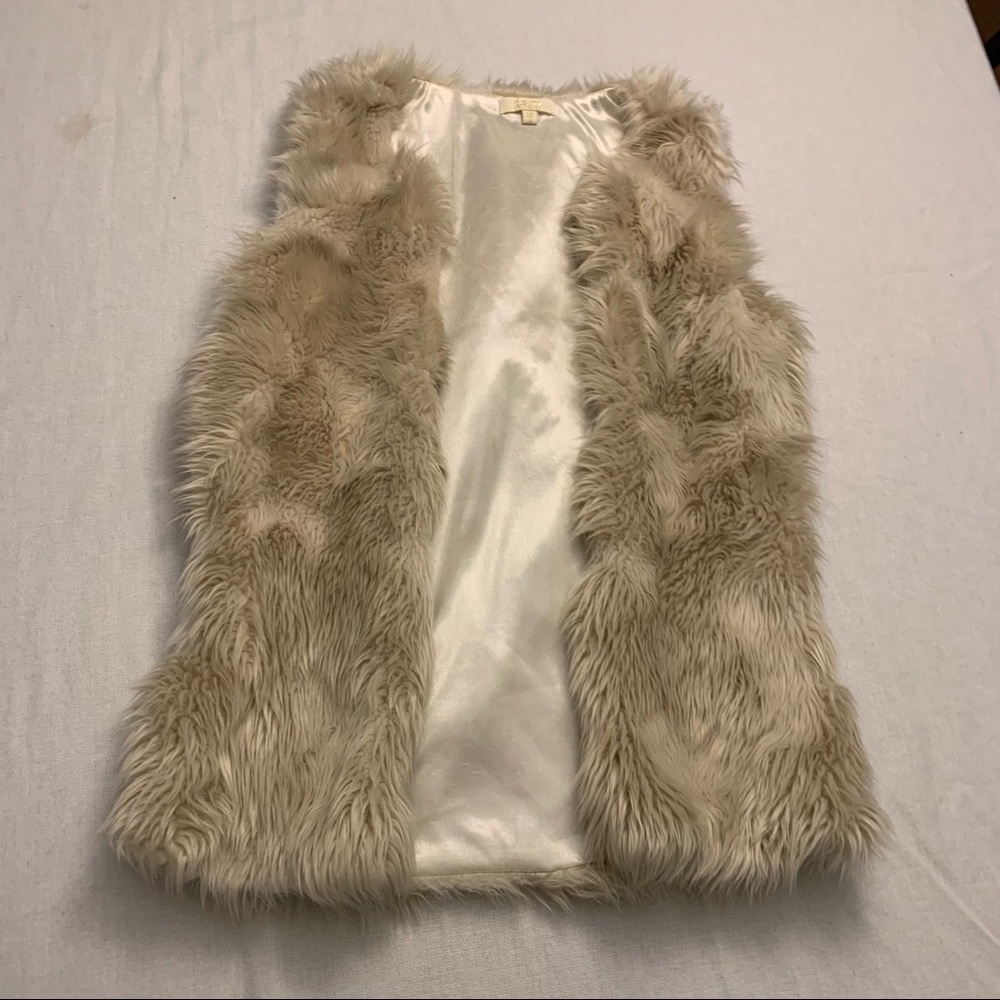 Dani Collection Cream/Off-White Faux Fur Shag Vest, Satin Lined S